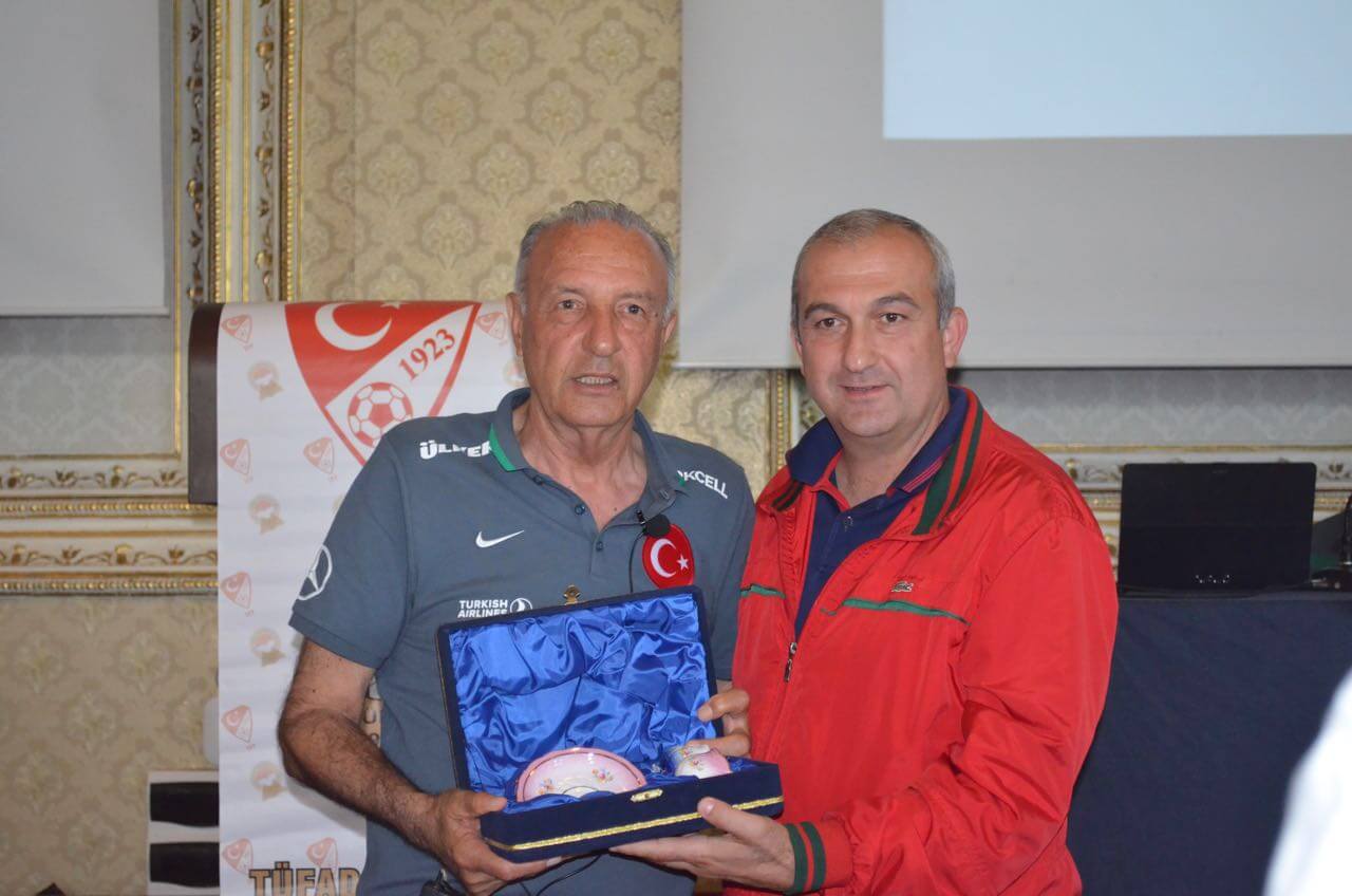 Rasim Karaya Plaket